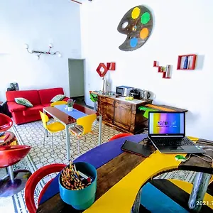 https://napoli-naif.hotels-amalfi.com
